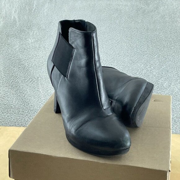 Clarks Women's Ambyr Rise Ankle Boot, Black Leather, 6 NWB S097 - Picture 2 of 7